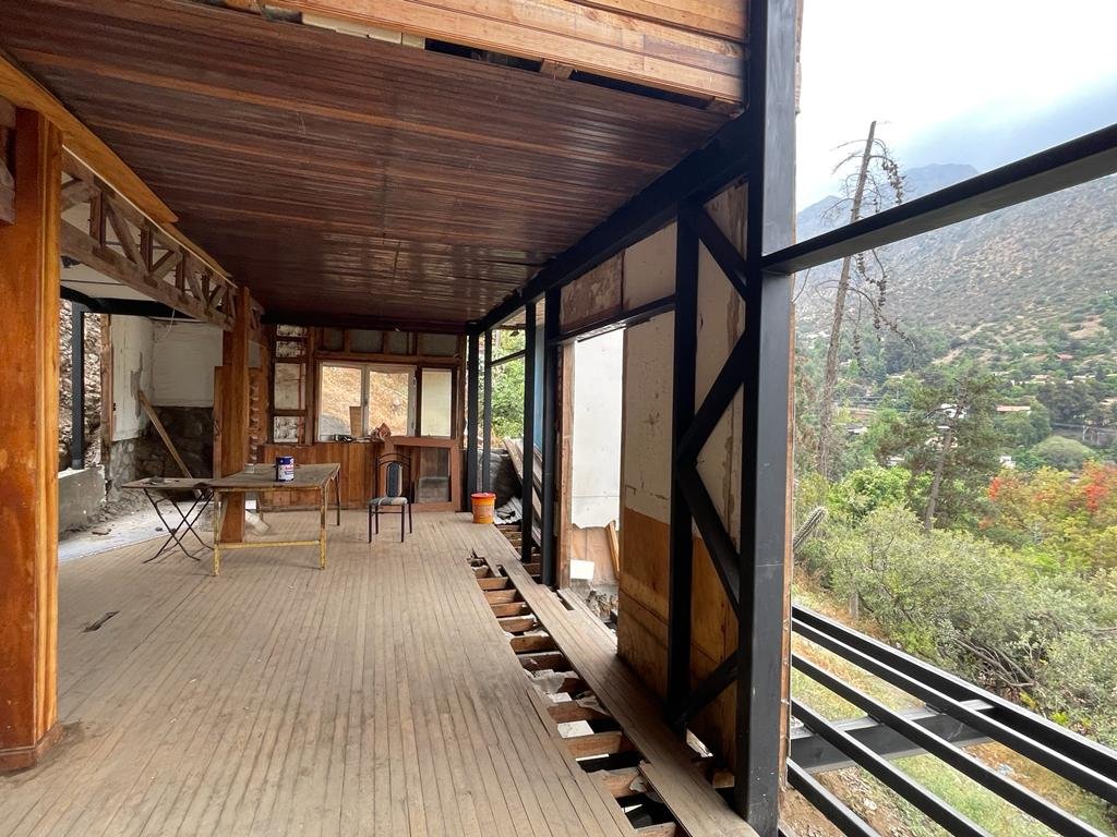Terreno 4215 mts con casa a medio terminar en Arrayan
